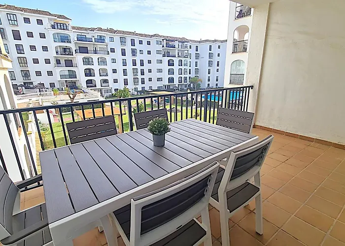 Lovely 2-Bed Apartment In Marina De La Duquesa