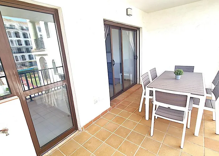 Lovely 2-Bed Apartment In Marina De La Duquesa