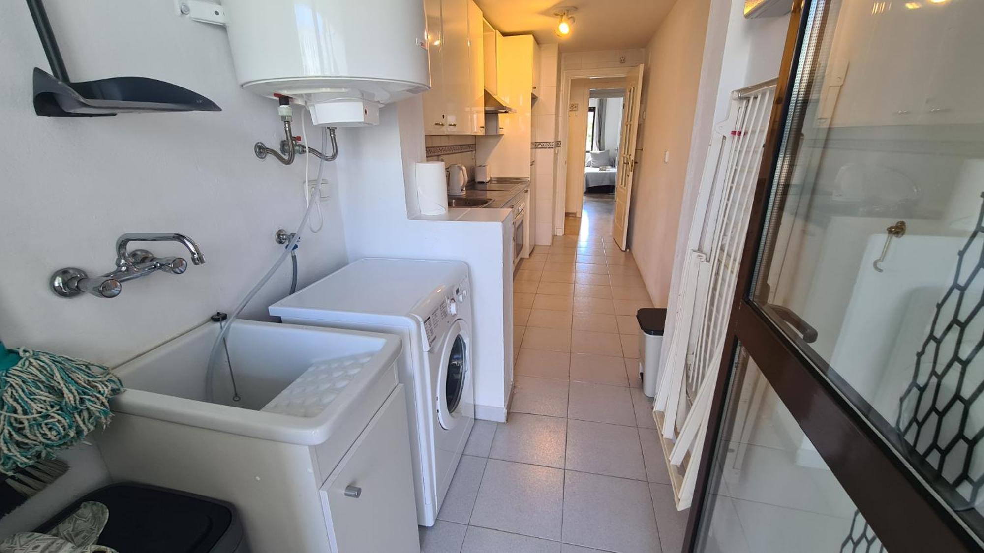 Lovely 2-bed In Marina De La Duquesa * Castillo de Sabinillas