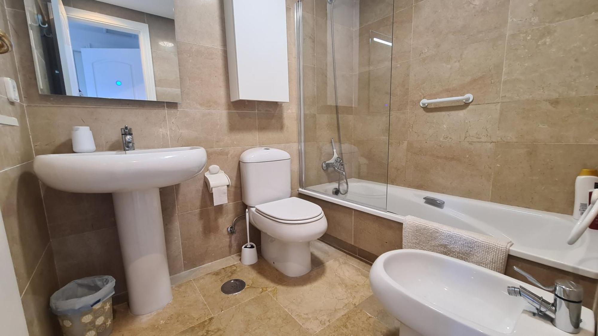 Lovely 2-bed In Marina De La Duquesa Apartment