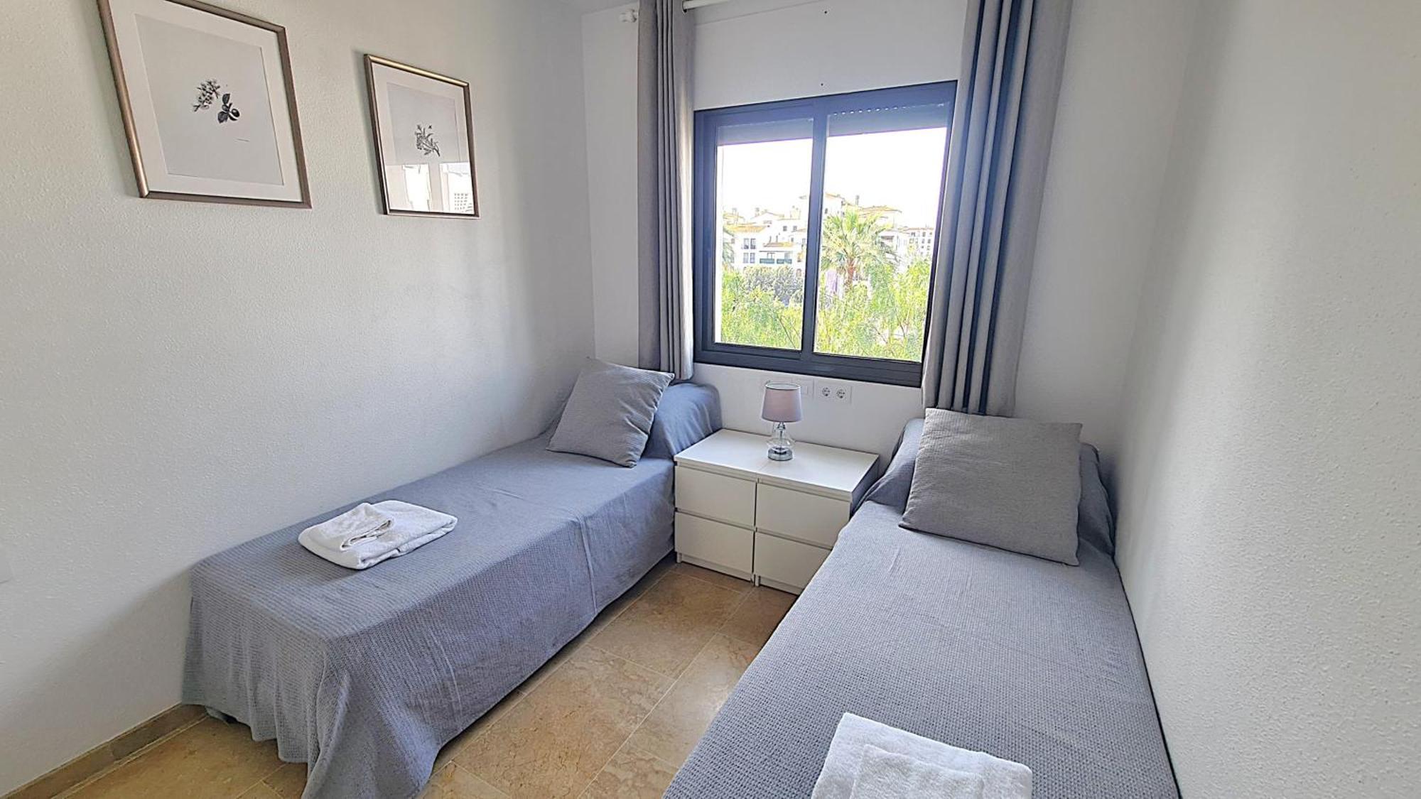 Lovely 2-bed In Marina De La Duquesa